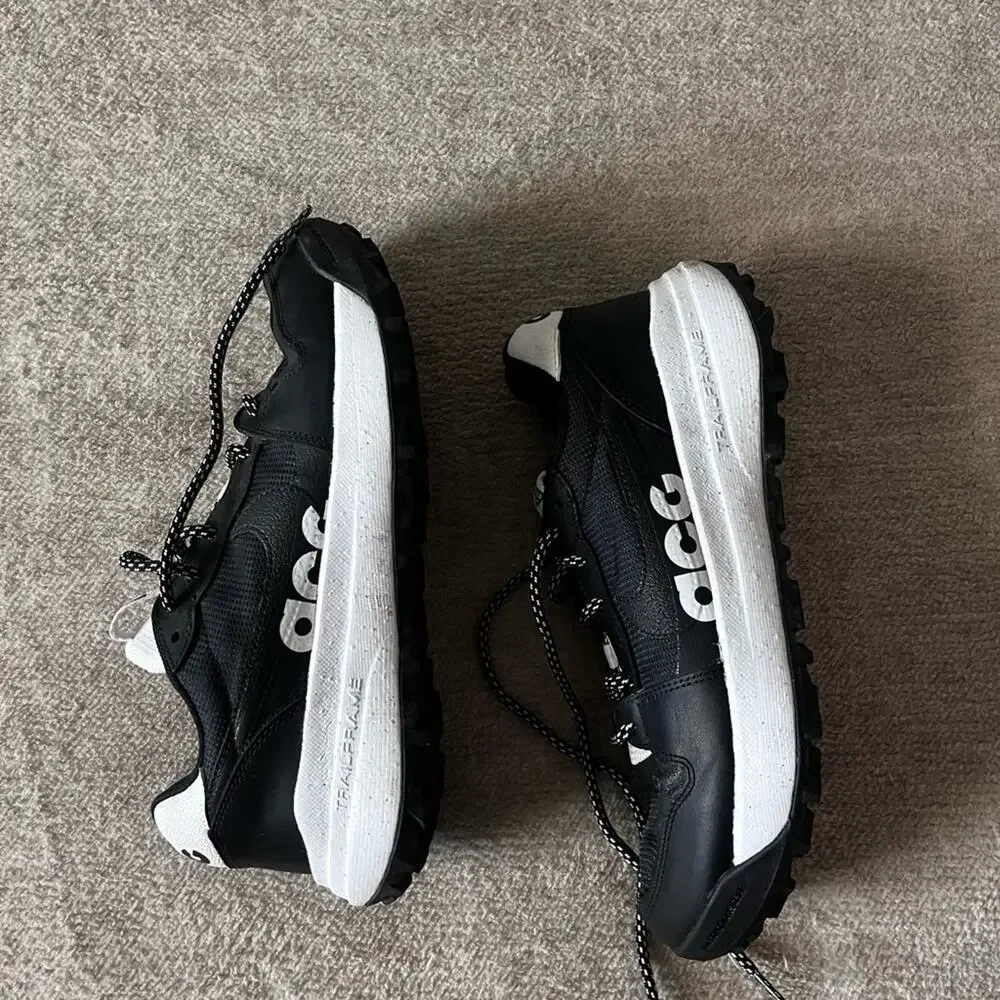 Nike ACG Lowcate Black White Size 7 Gorpcore, Adventure, Traction, Outdoor, Hike
